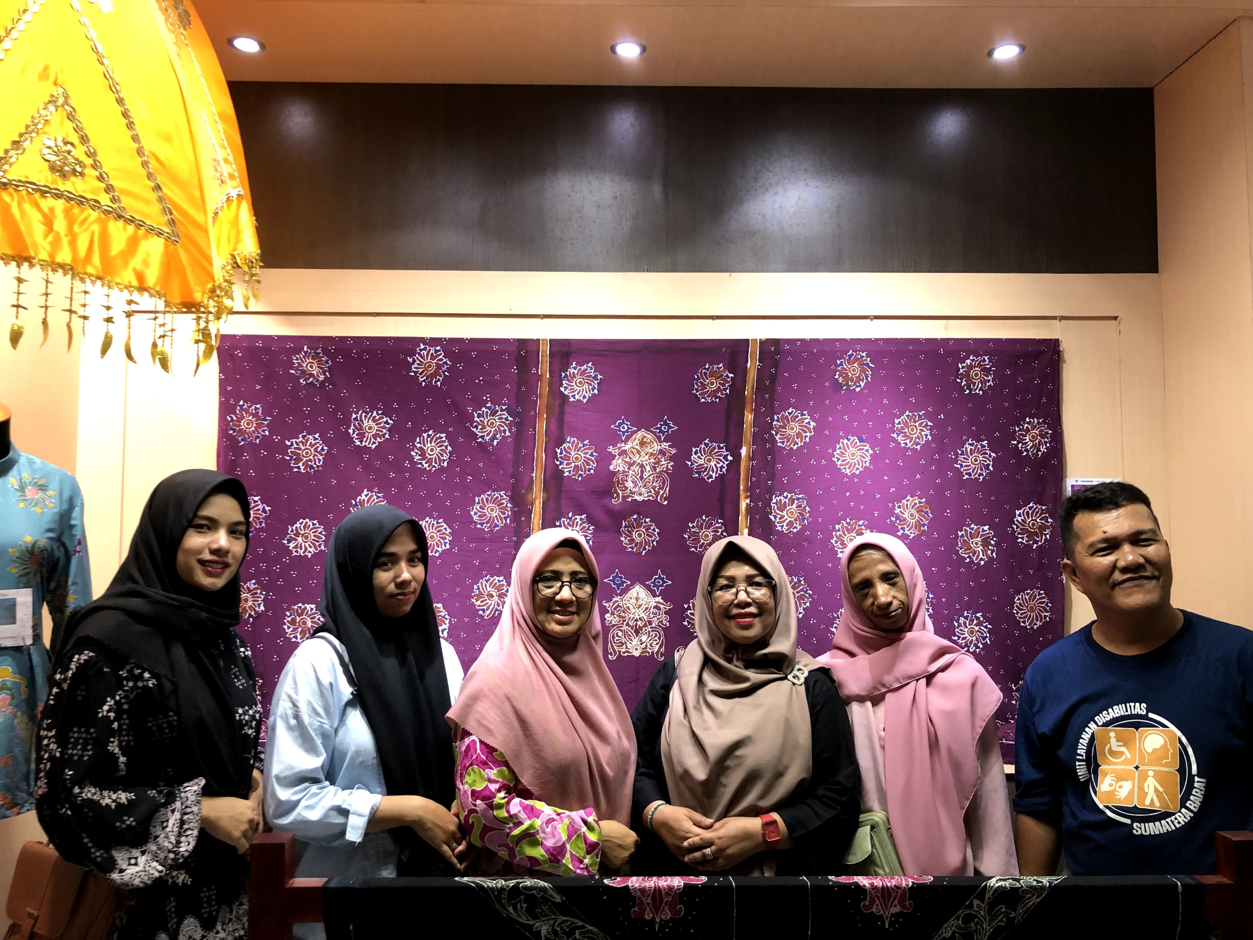 Minangkabau Corner dan UPT Perpustakaan Unand Gelar Pameran Batik Sunyi