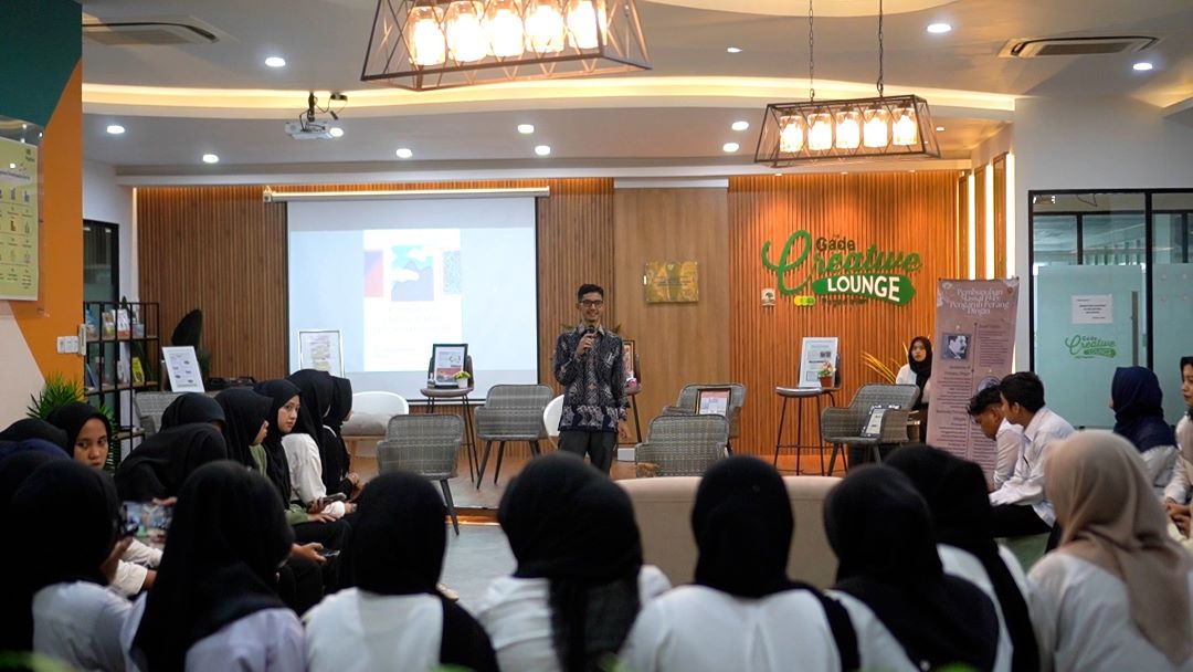 Perpustakaan UNAND Fasilitasi Kreativitas Mahasiswa lewat Pameran Infografis Sejarah Sosial